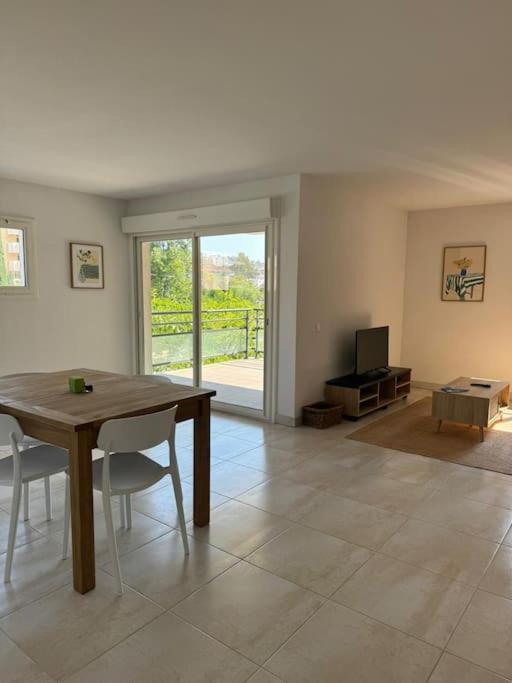 Suberbe Appartement Climatise Avec Terrasse Saint-Raphaël Exteriér fotografie